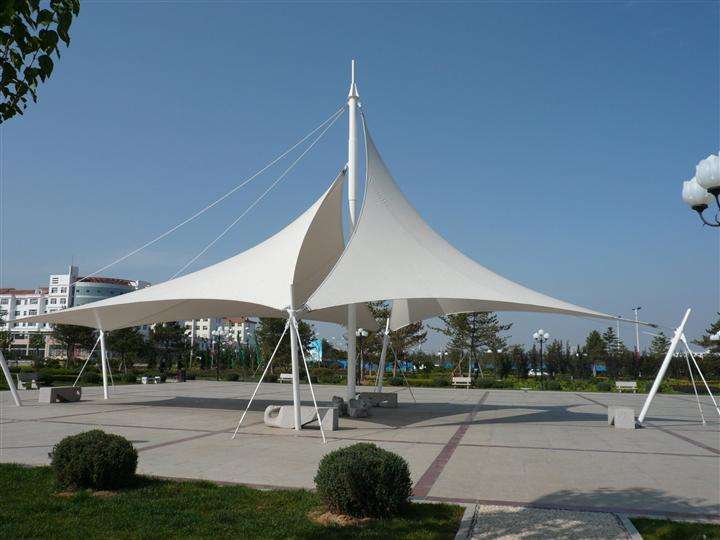 建造膜結(jié)構(gòu)建筑要找什么樣的膜結(jié)構(gòu)廠家？