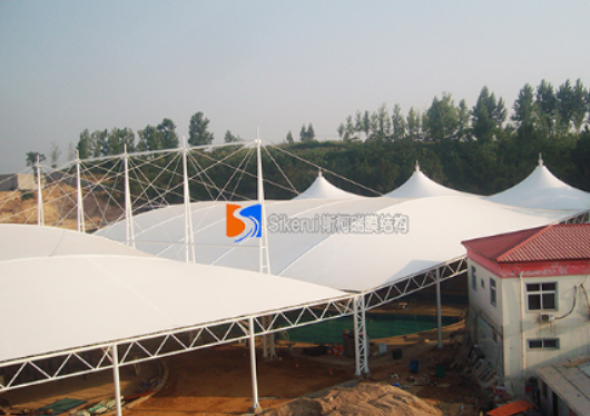 膜結(jié)構(gòu)遮陽棚有哪些優(yōu)勢(shì)？